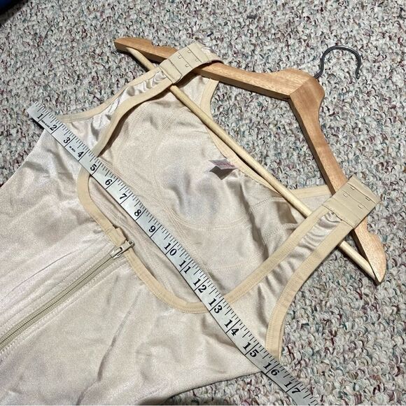 Nubia Shapewear  Zippered Tank Top Womens Size Small - Picture 9 of 9